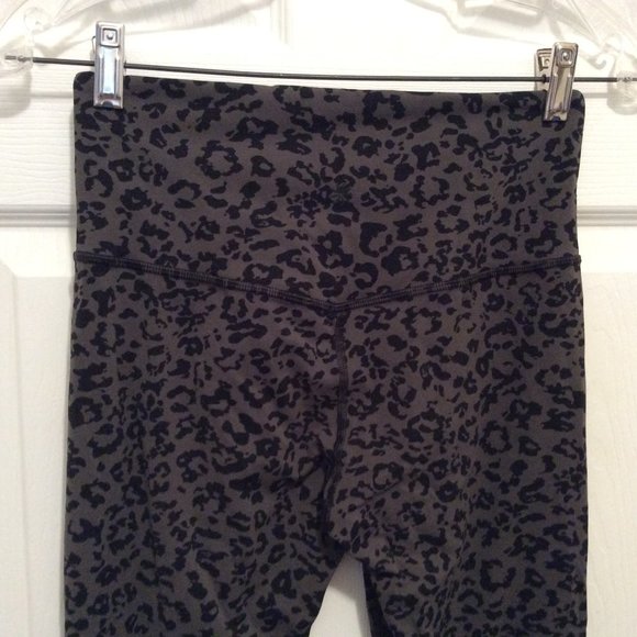 Athleta Leggings SP Gray Black Animal Print - Picture 6 of 8